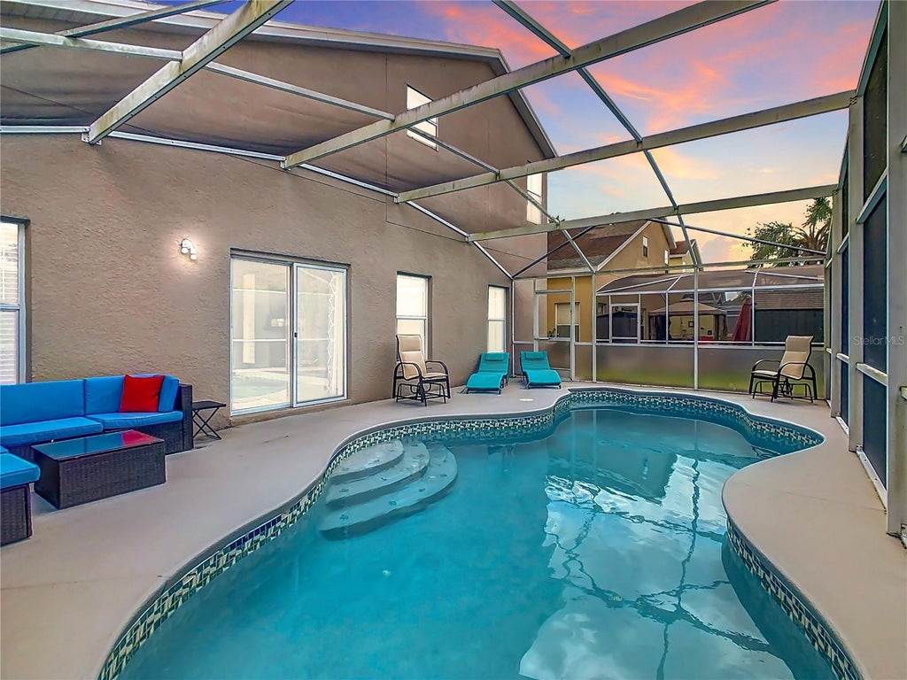 107 Julliard Blvd, DAVENPORT HAMPTON ESTATES. MLS S5091108