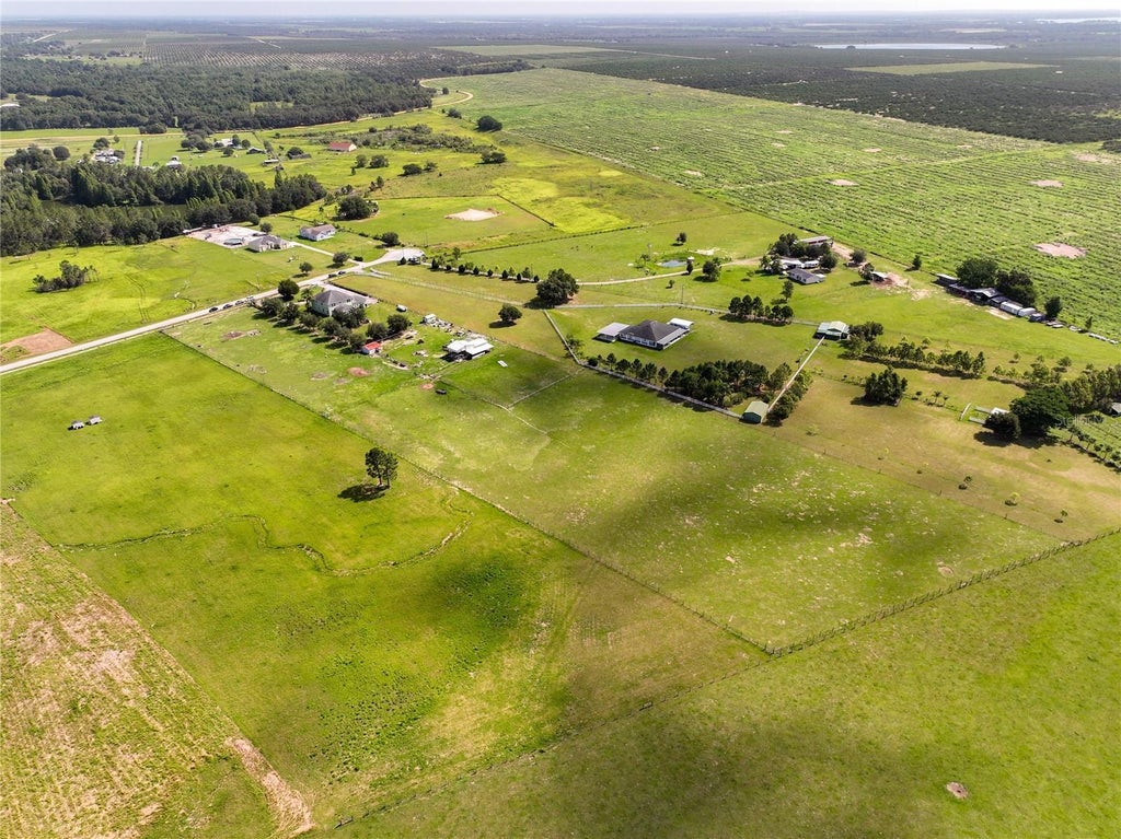 3820 Brooke Lakes Dr, FORT MEADE BROOKE LAKES PH 02. MLS S5092397