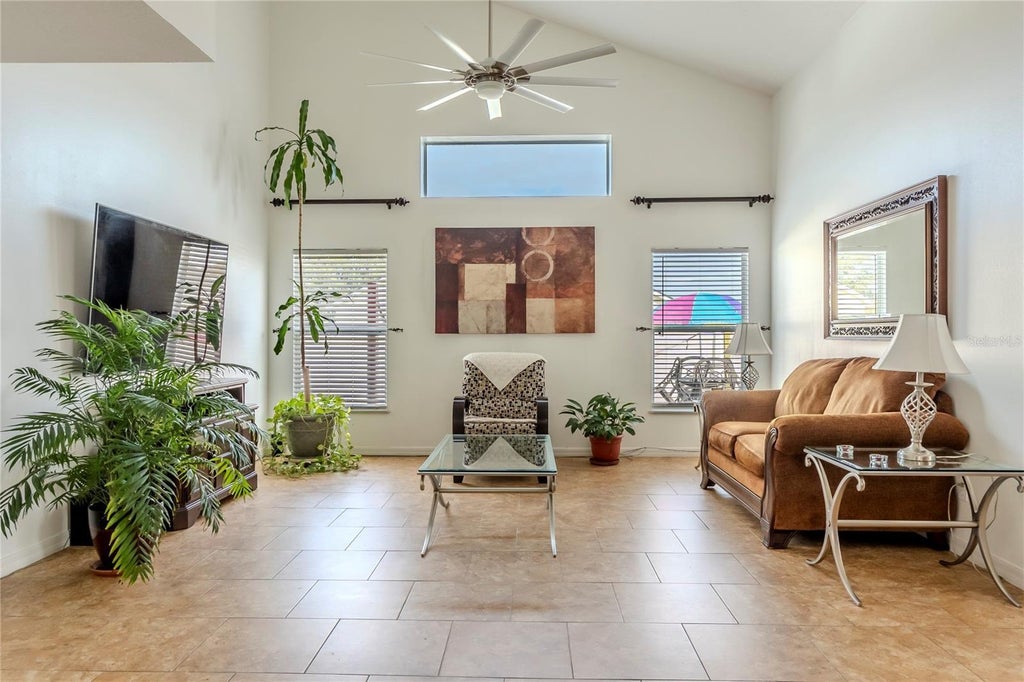 3255 Murray Hill Loop, KISSIMMEE DORAL POINTE. MLS S5099780