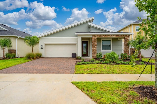 8967 Chipping Square Lane, DAVENPORT