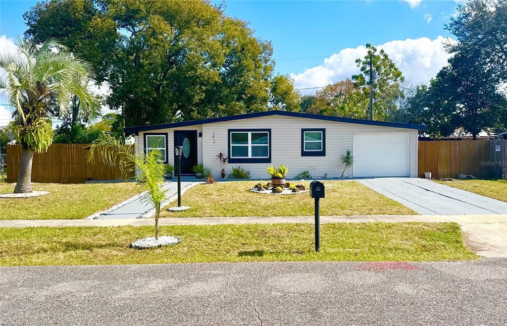 1417 Ambassador Avenue, DELTONA