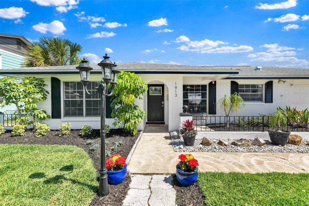 1913 Poinsetta Lane, MAITLAND