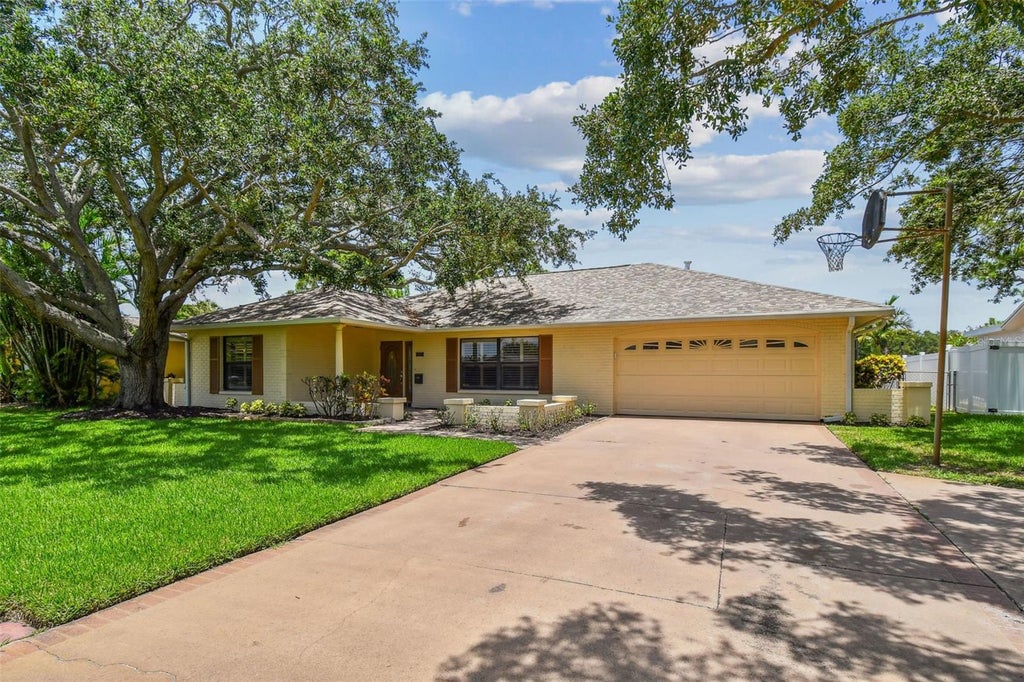 1443 54th Avenue Ne, ST PETERSBURG