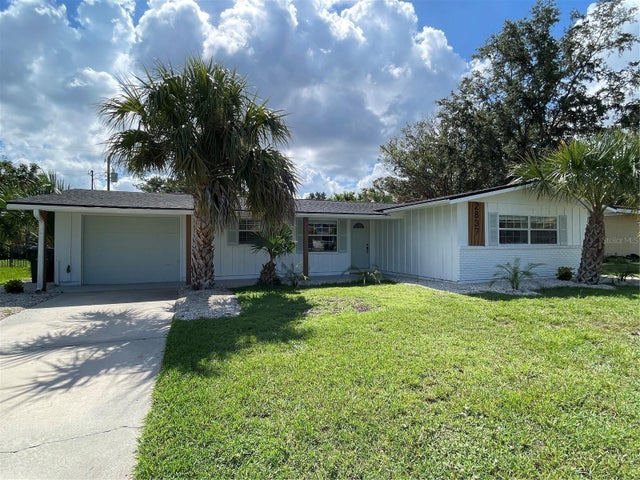 2837 Woodcrest Drive, SARASOTA