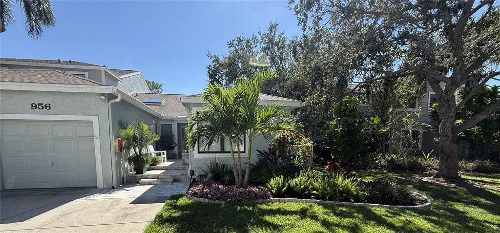 956 San Carlos Court Ne, ST PETERSBURG