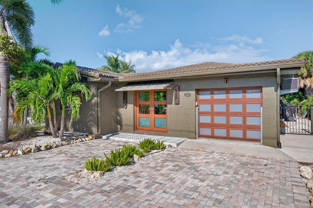 234 145th Avenue E, MADEIRA BEACH