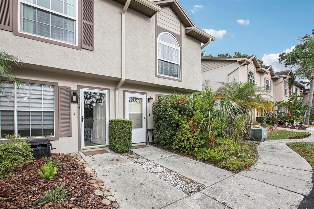 2316 Fletchers Point Circle, TAMPA