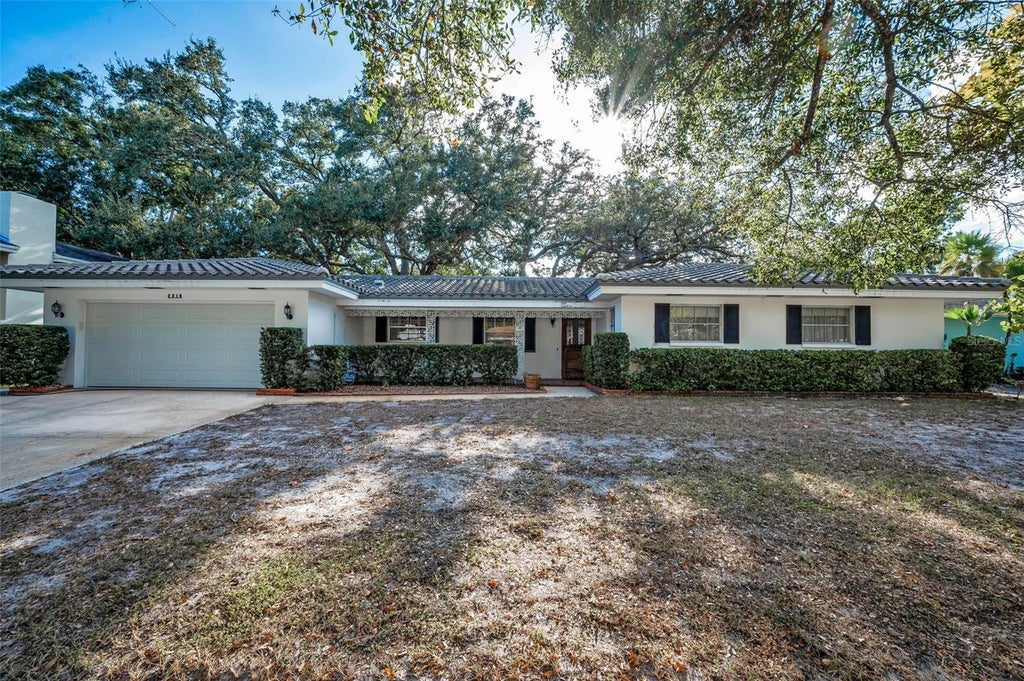 2218 Hennesen Drive, CLEARWATER