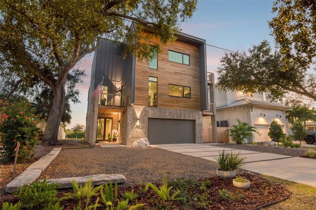 4828 West Flamingo Road, TAMPA