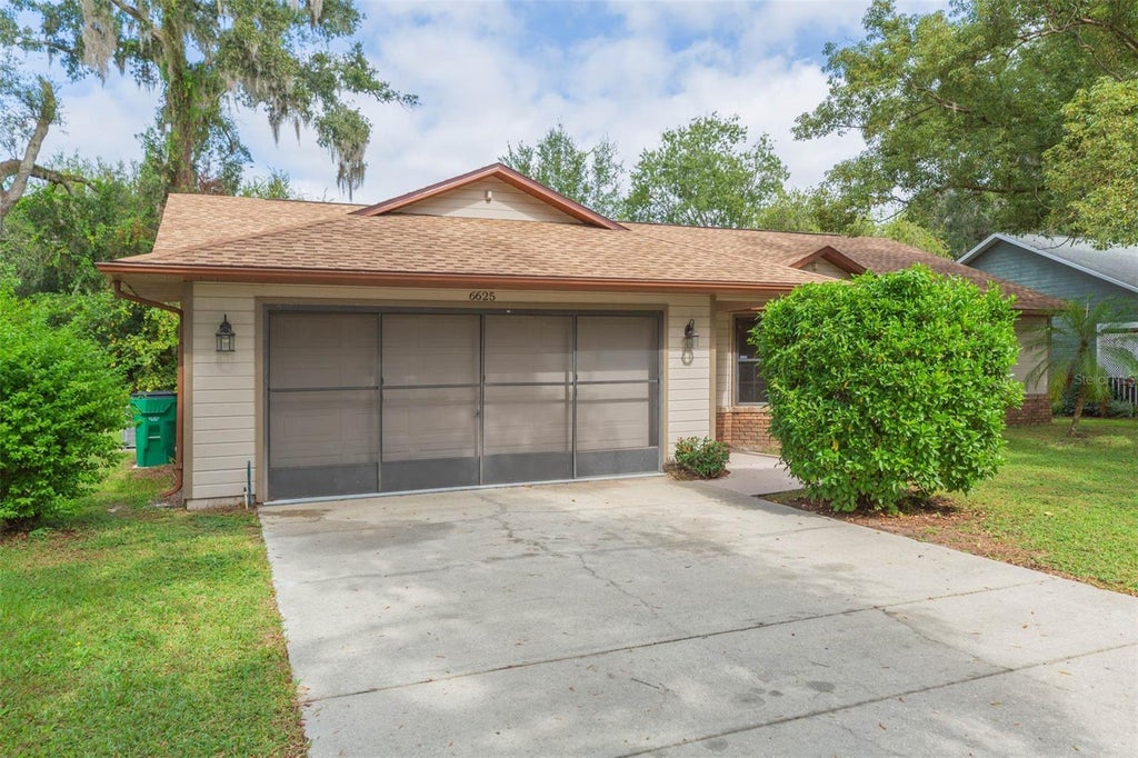 6625 Foxmoor Drive, ZEPHYRHILLS