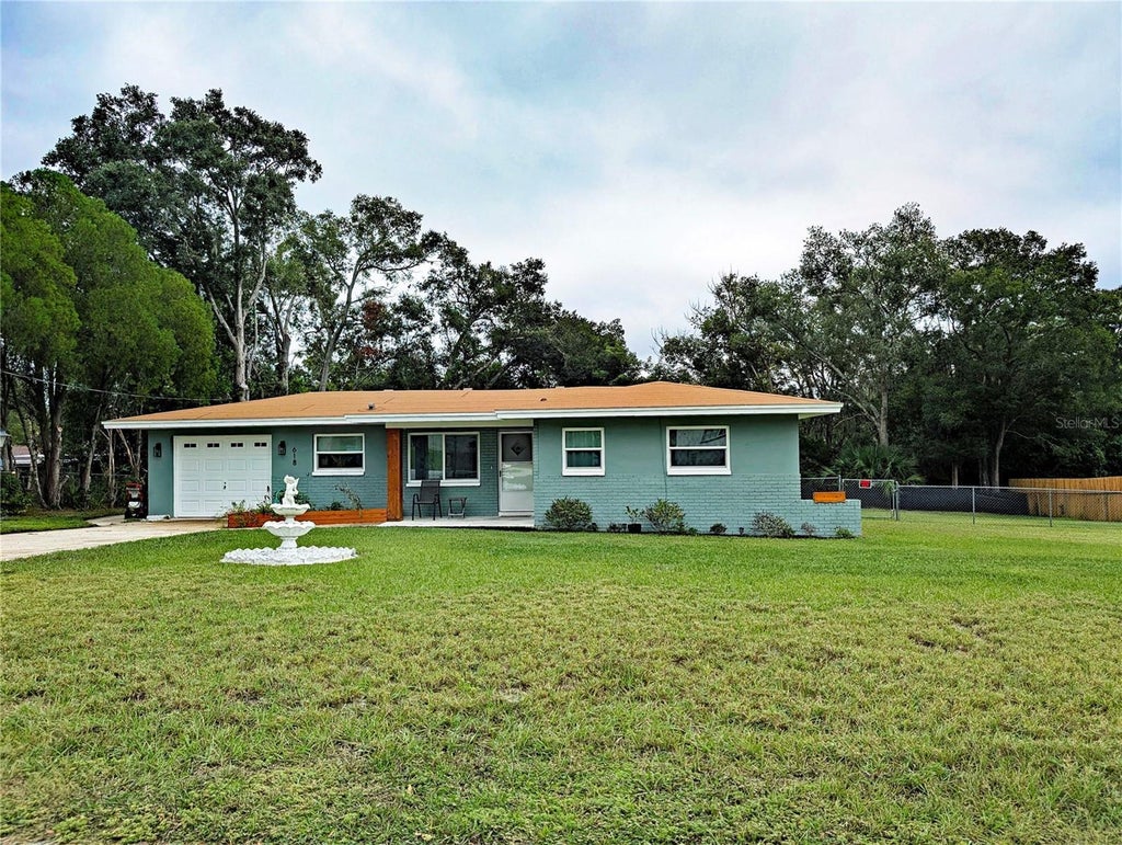 618 Bell Avenue, INVERNESS