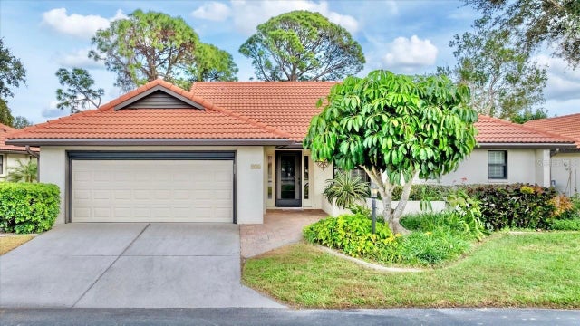 270 Laurel Hollow Drive 34, NOKOMIS