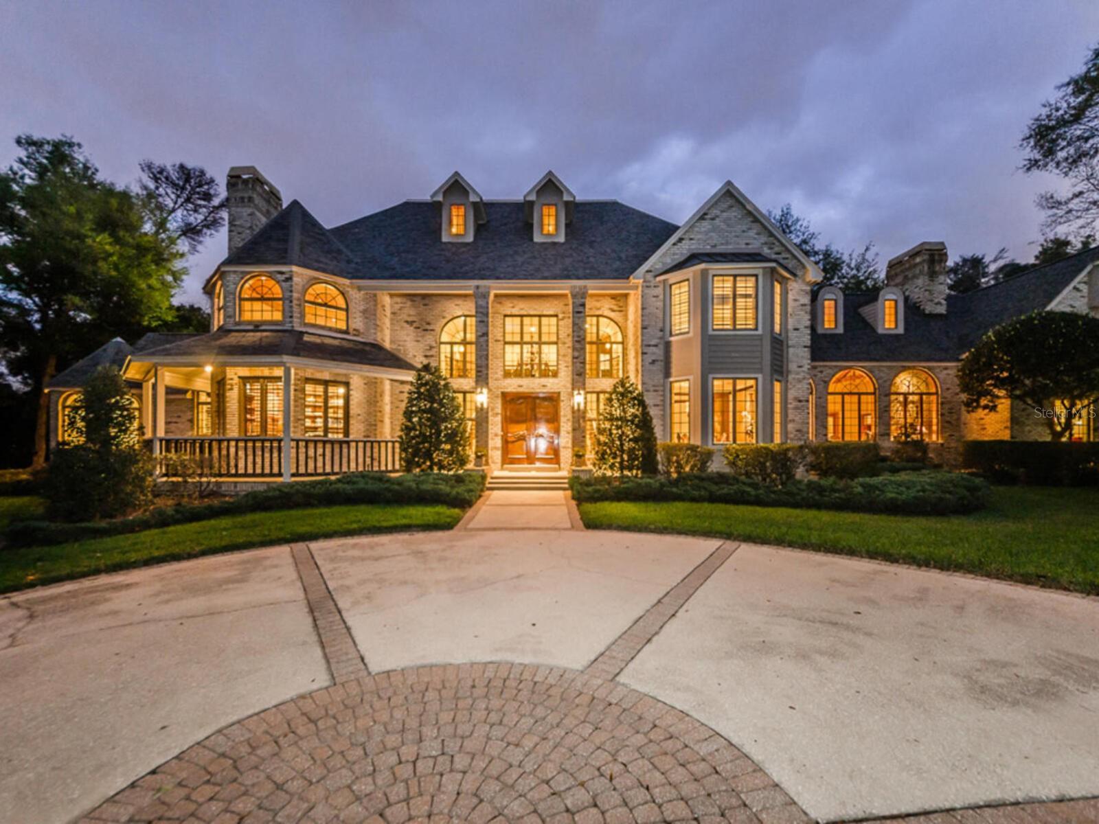 Photo of Listing #U8253044