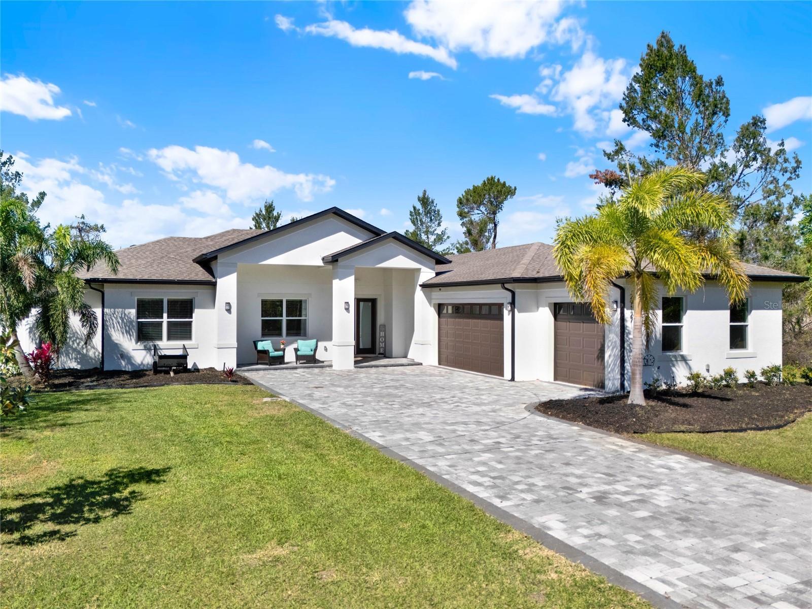 Photo of Listing #V4941635