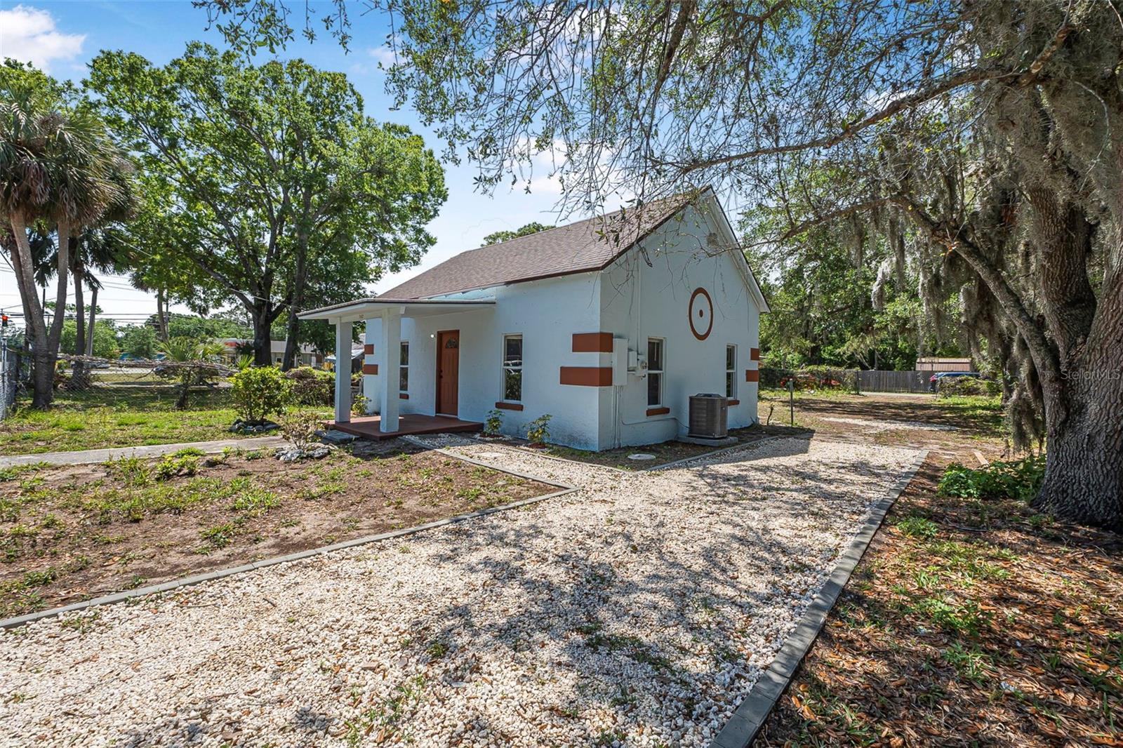 Photo of Listing #V4941940