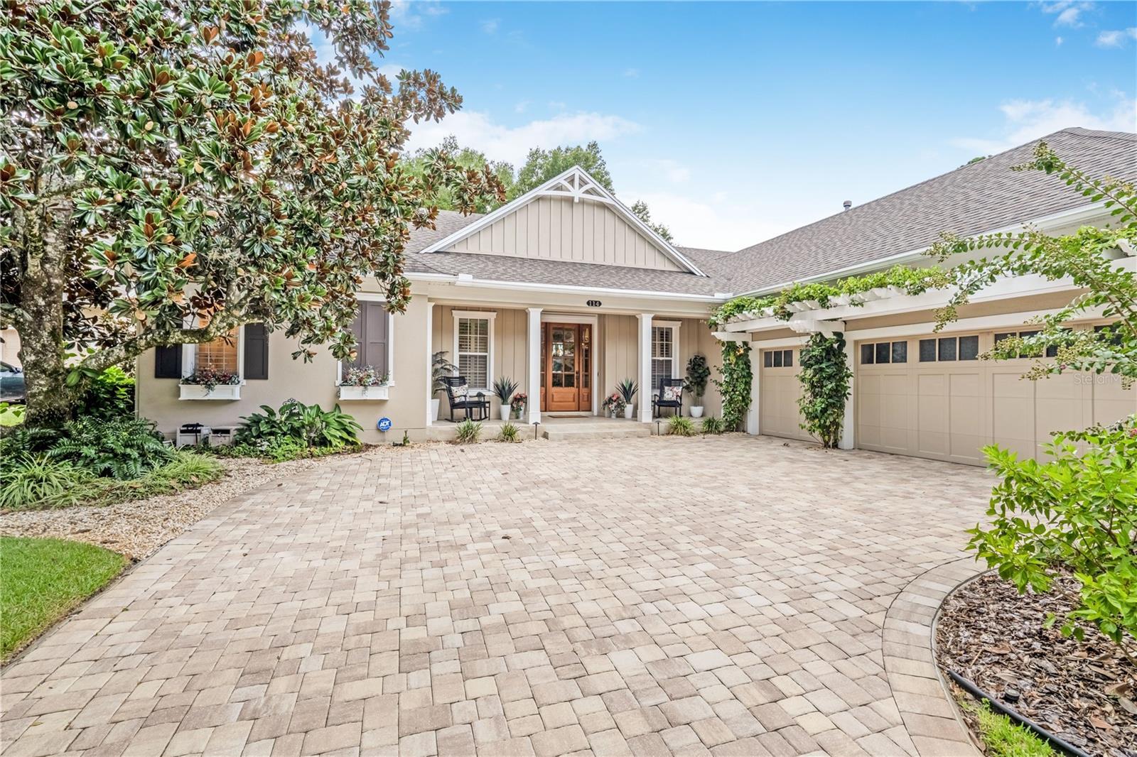 Photo of Listing #V4944679