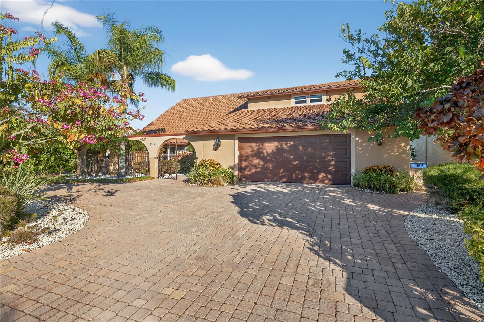 Photo of Listing #W7880289