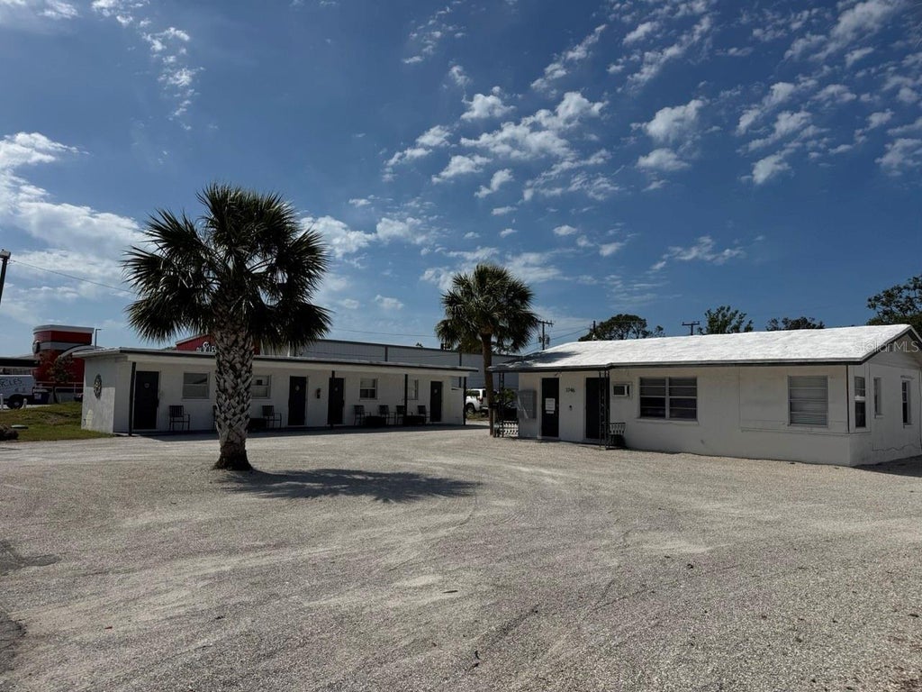 1746 South Tamiami Trail, VENICE