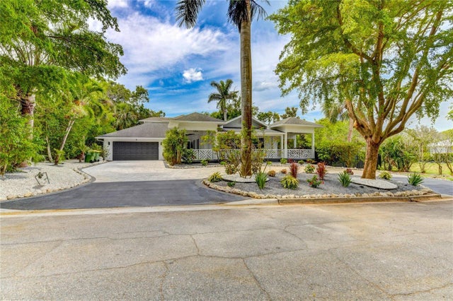 1720 Spring Creek Drive, SARASOTA