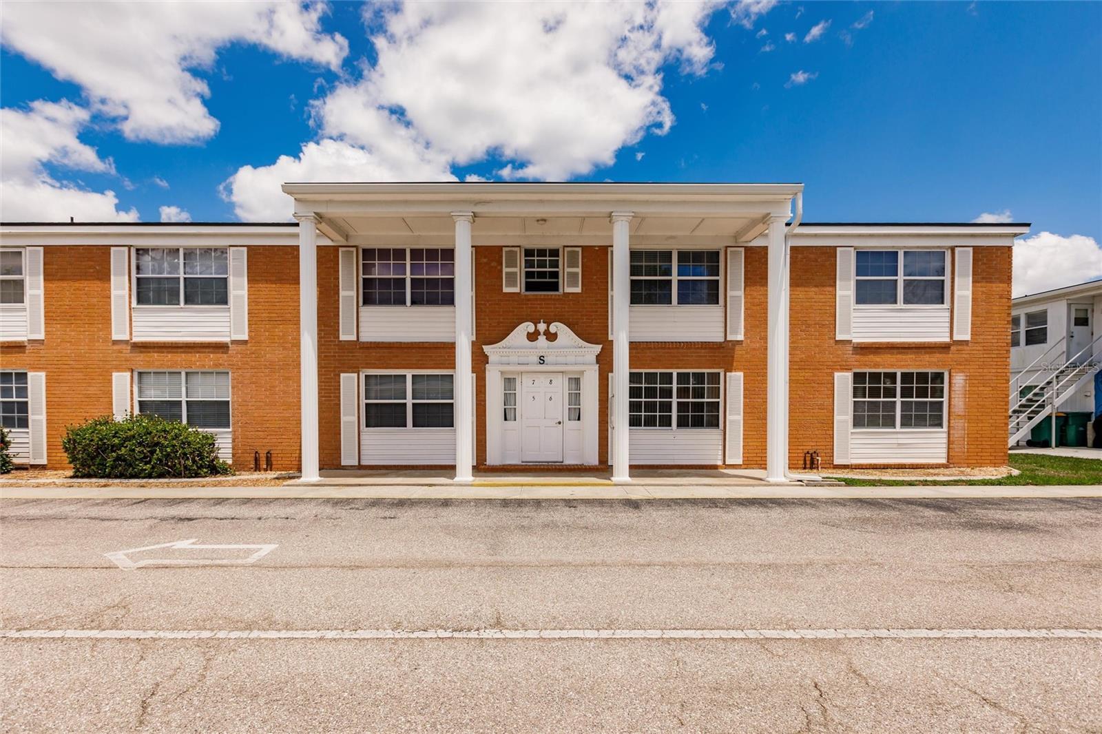 Photo of Listing #C7516316