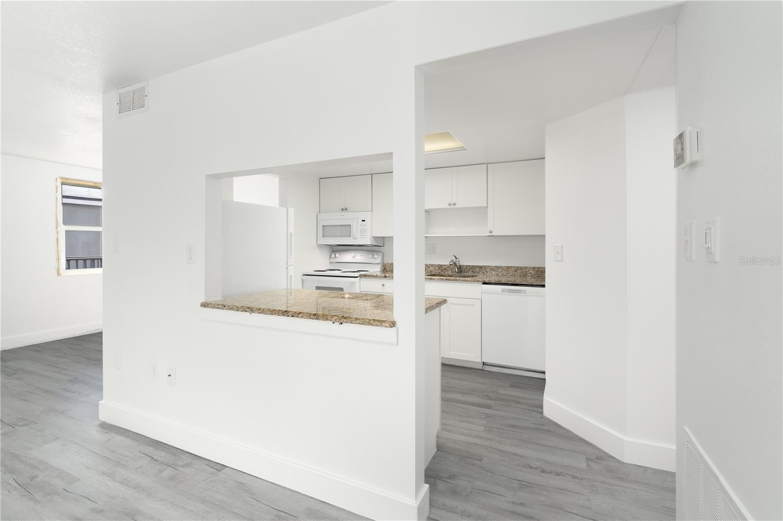 Photo of Listing #C7517625