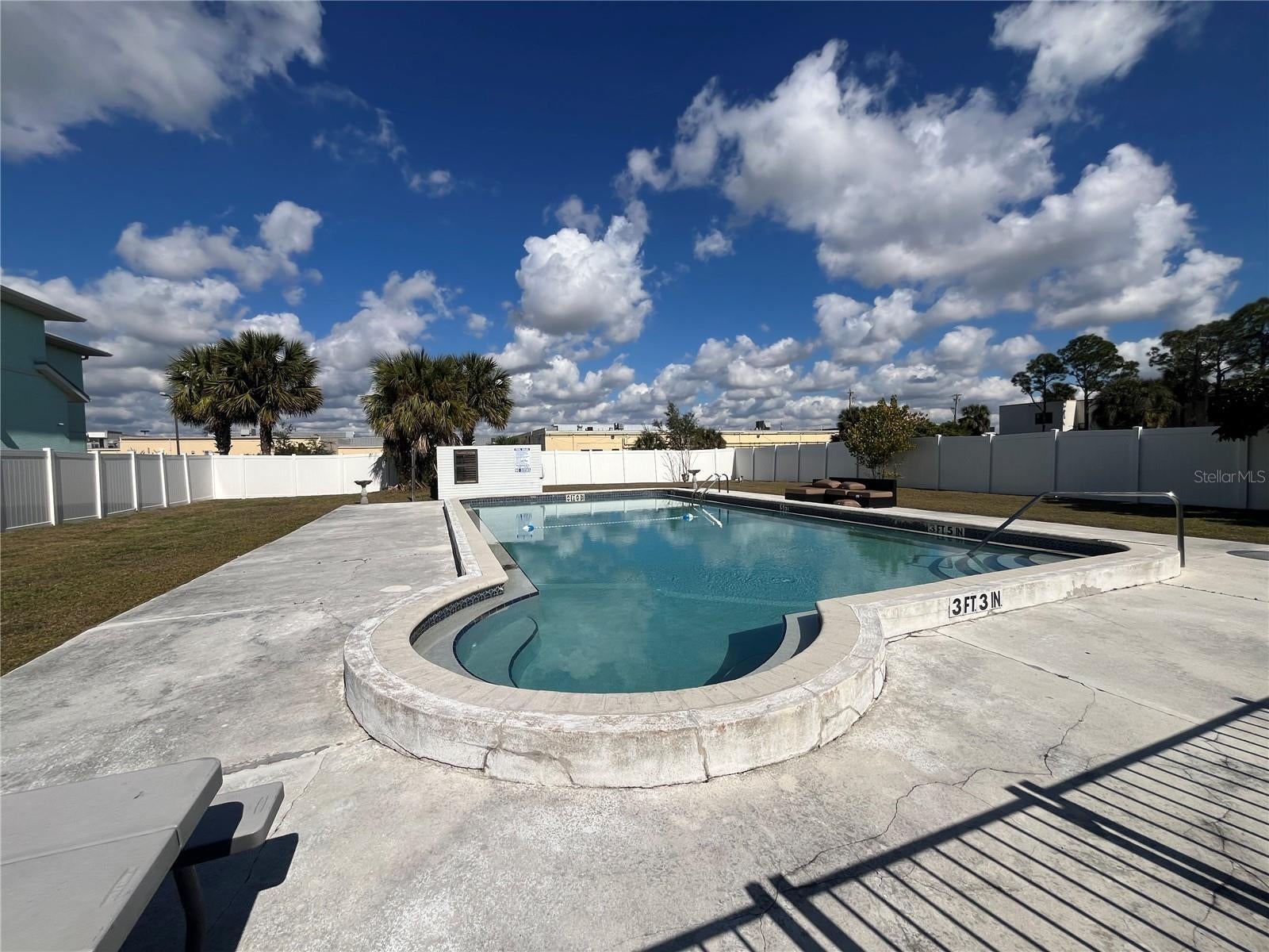 Photo of Listing #C7518076