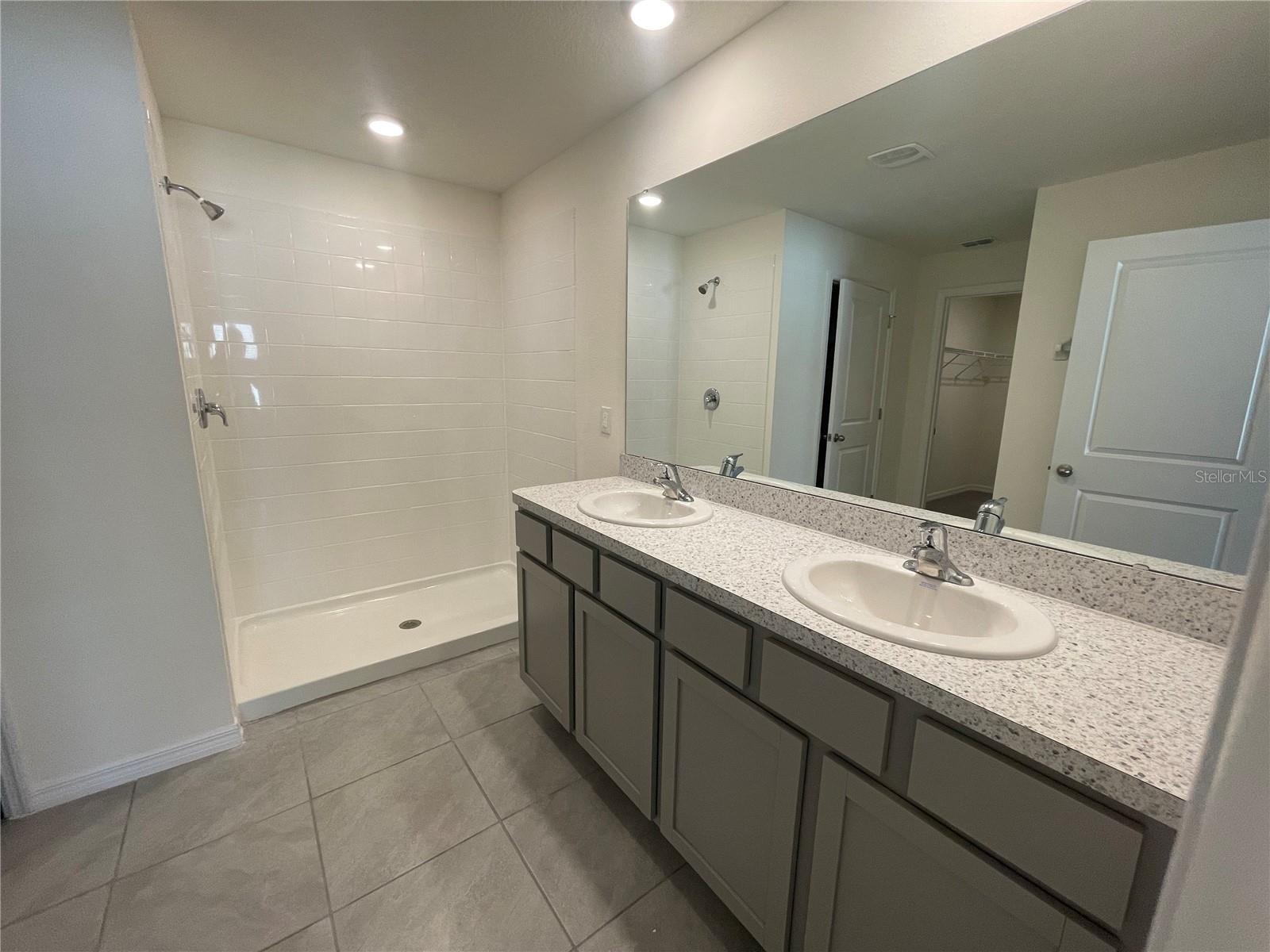 6961 Se 111Th Lane, BELLEVIEW, FL 34420 O6176846 NV Realty Group