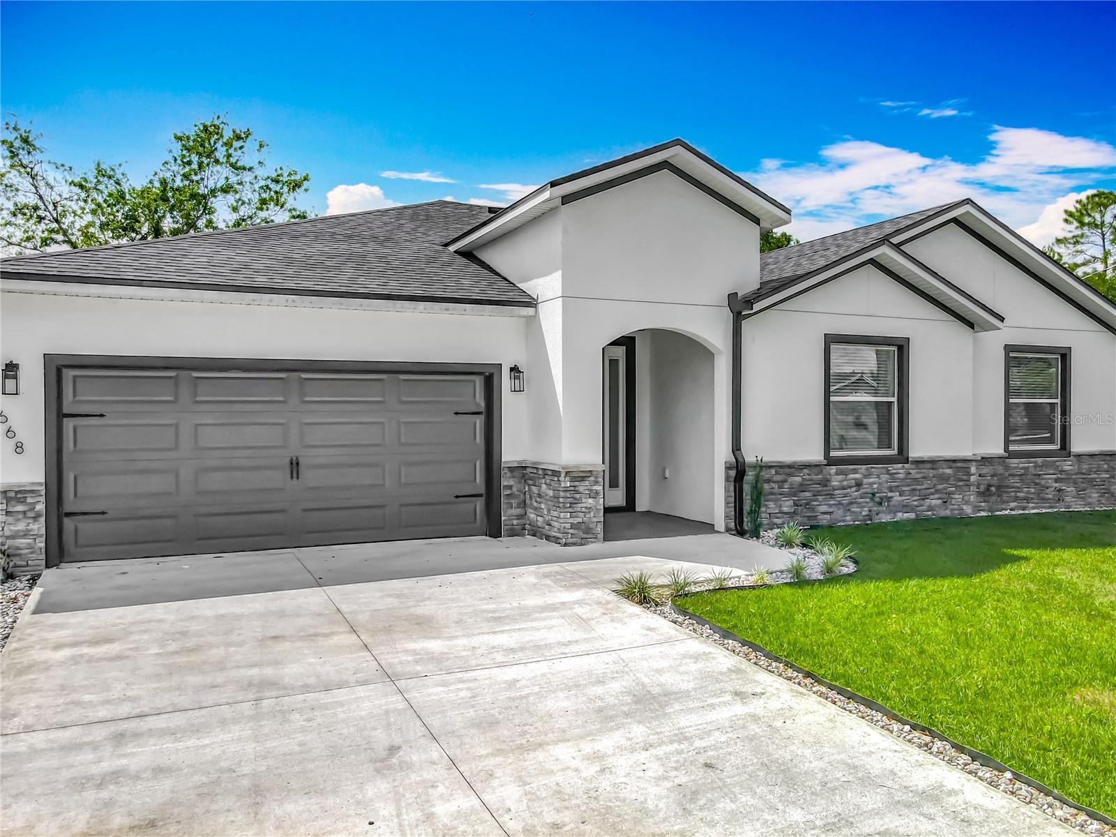 Photo of Listing #O6310635