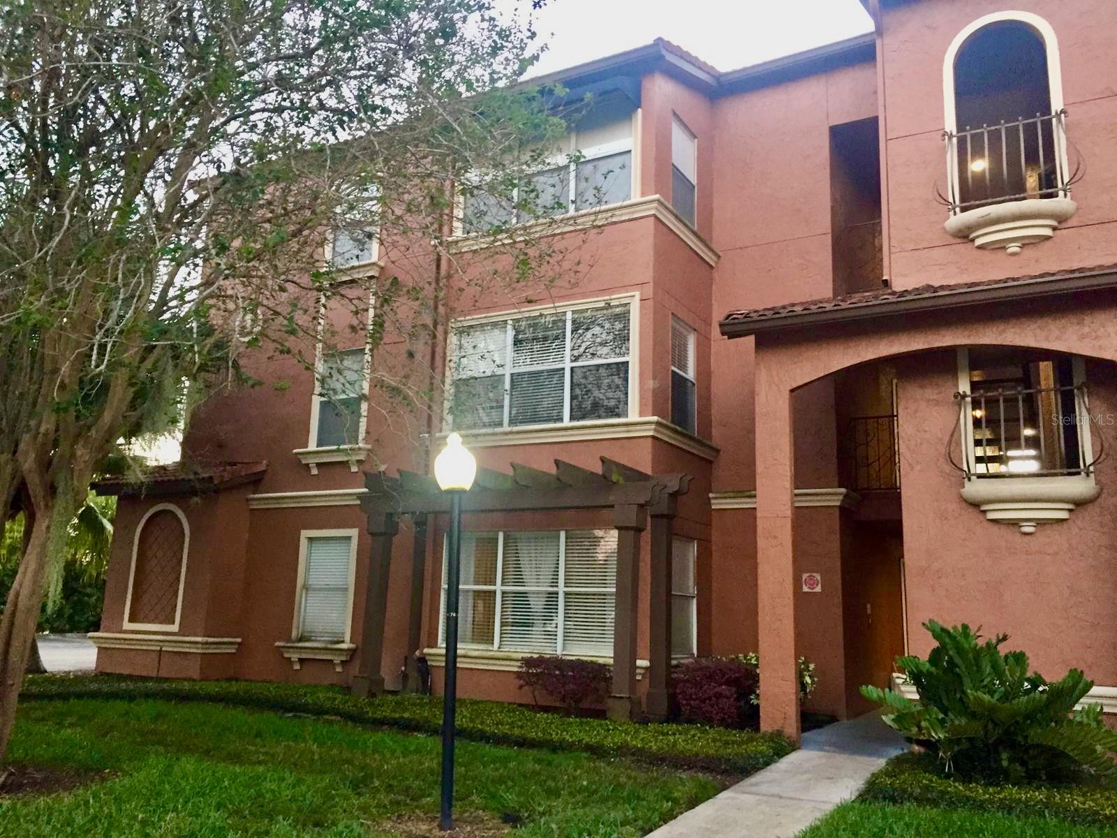 Photo of Listing #O6337297