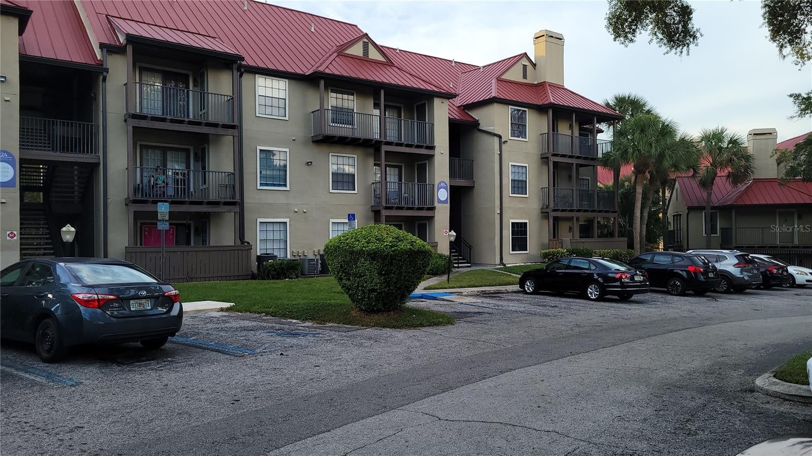 Photo of Listing #O6347872
