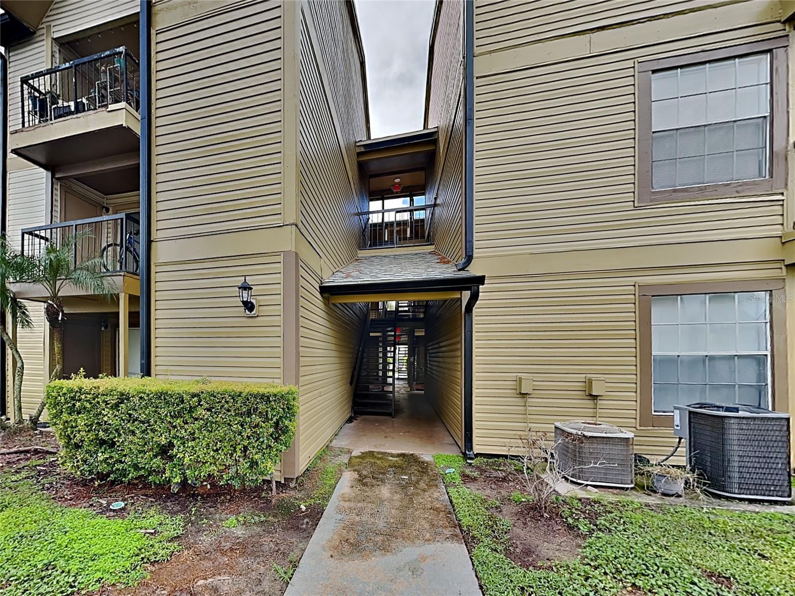 Photo of Listing #O6350546