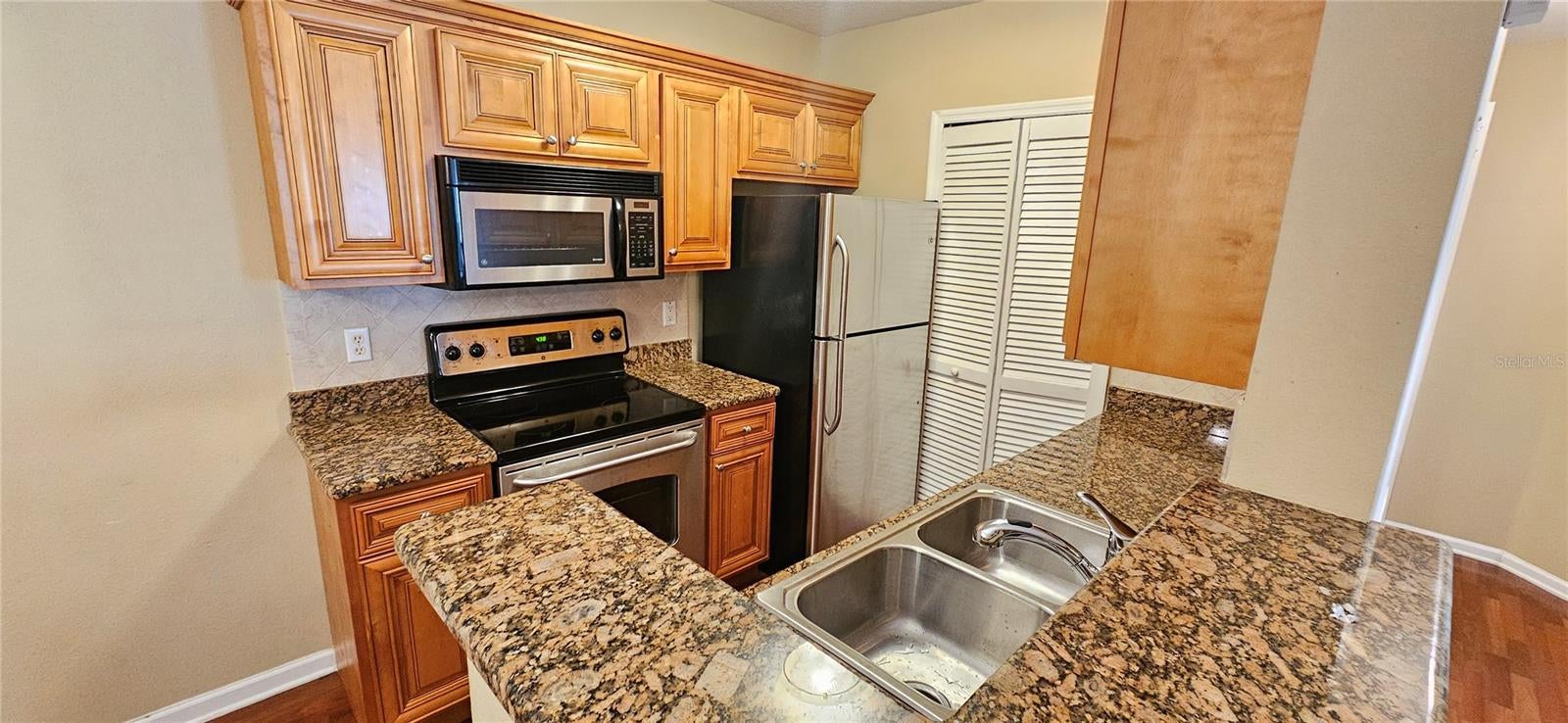 Photo of Listing #O6351671