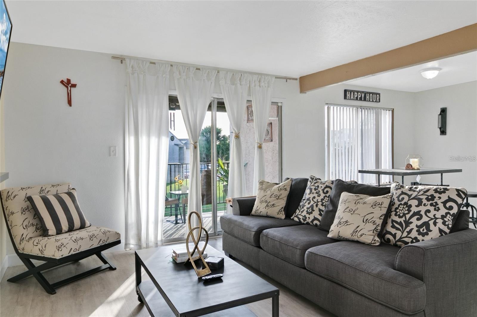 Photo of Listing #O6363429