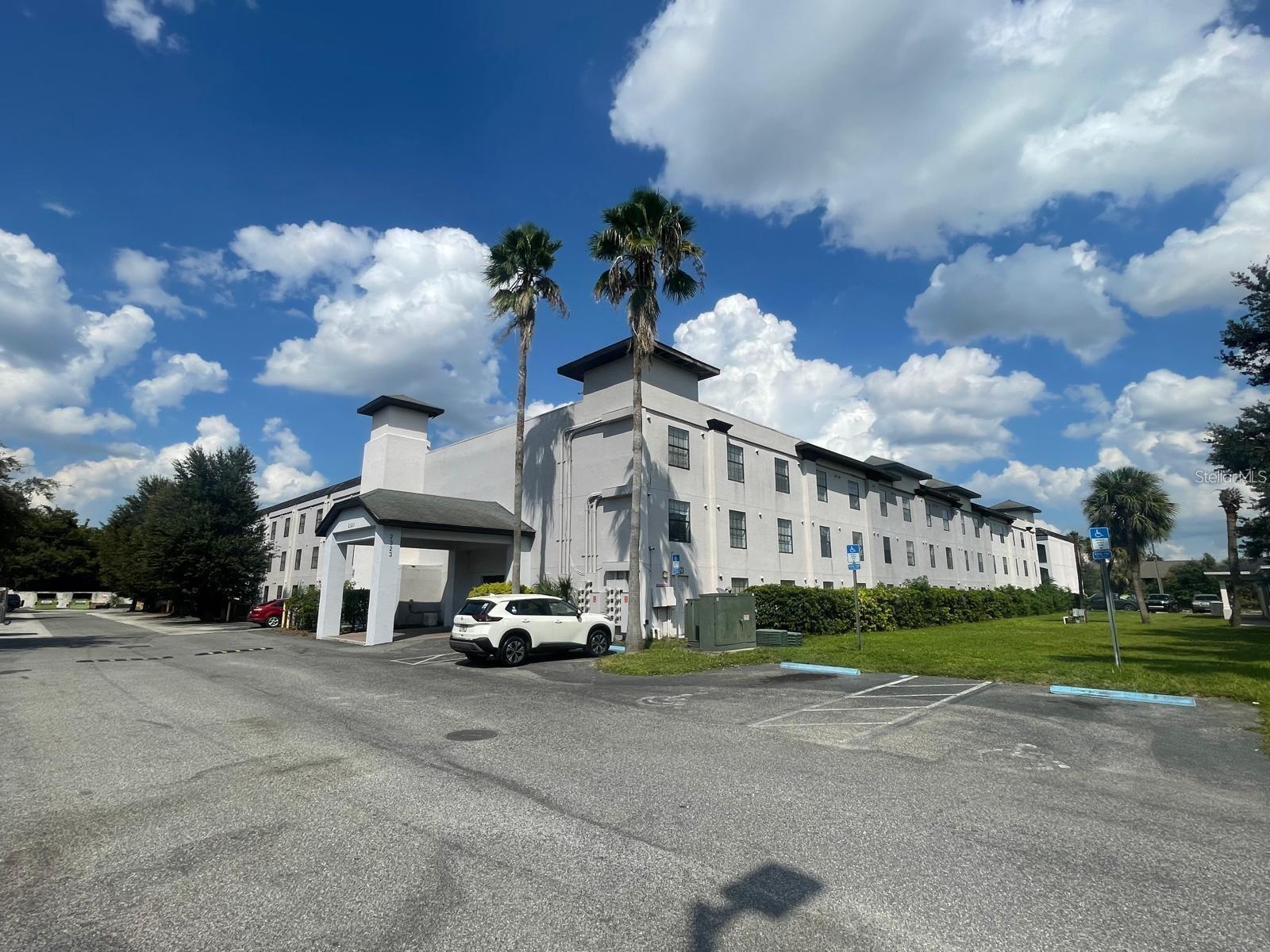 Photo of Listing #O6367909