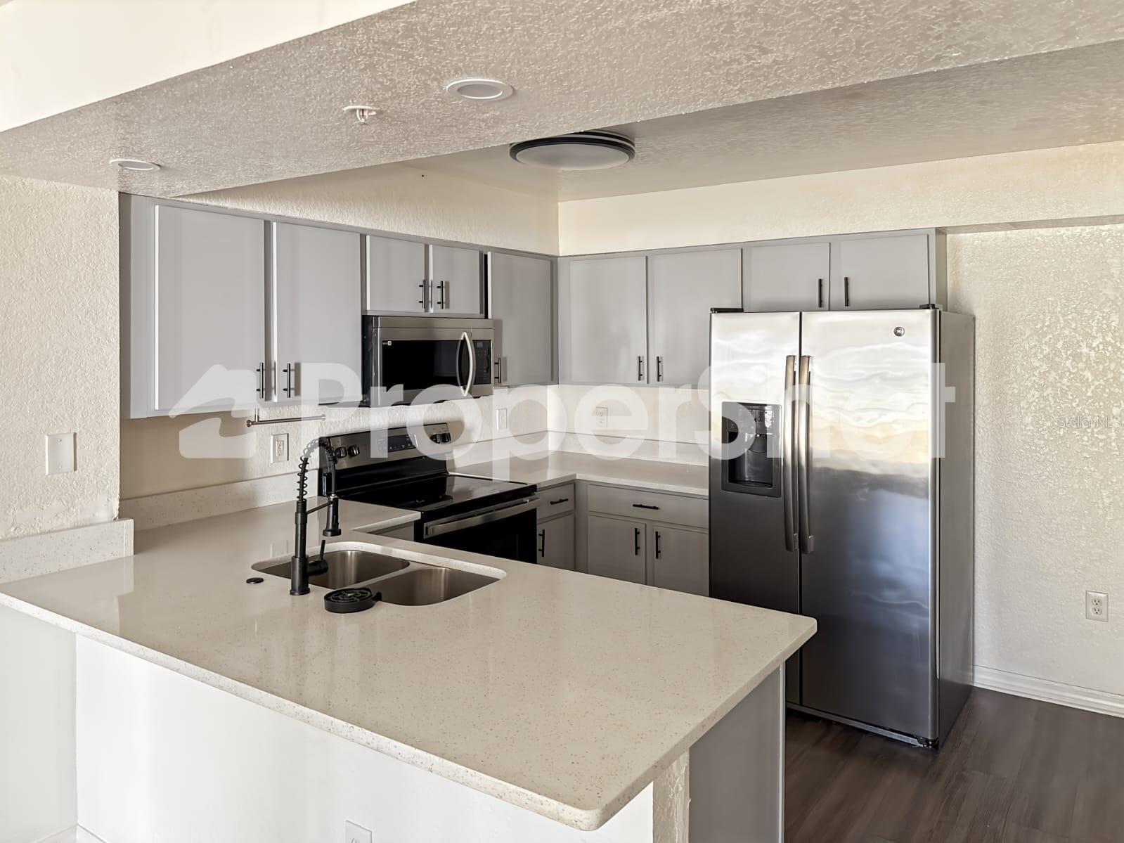 Photo of Listing #R4909446