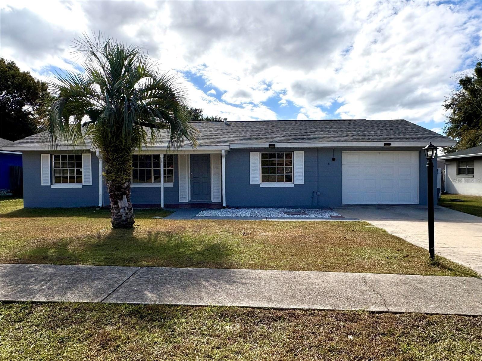 Photo of Listing #R4910330