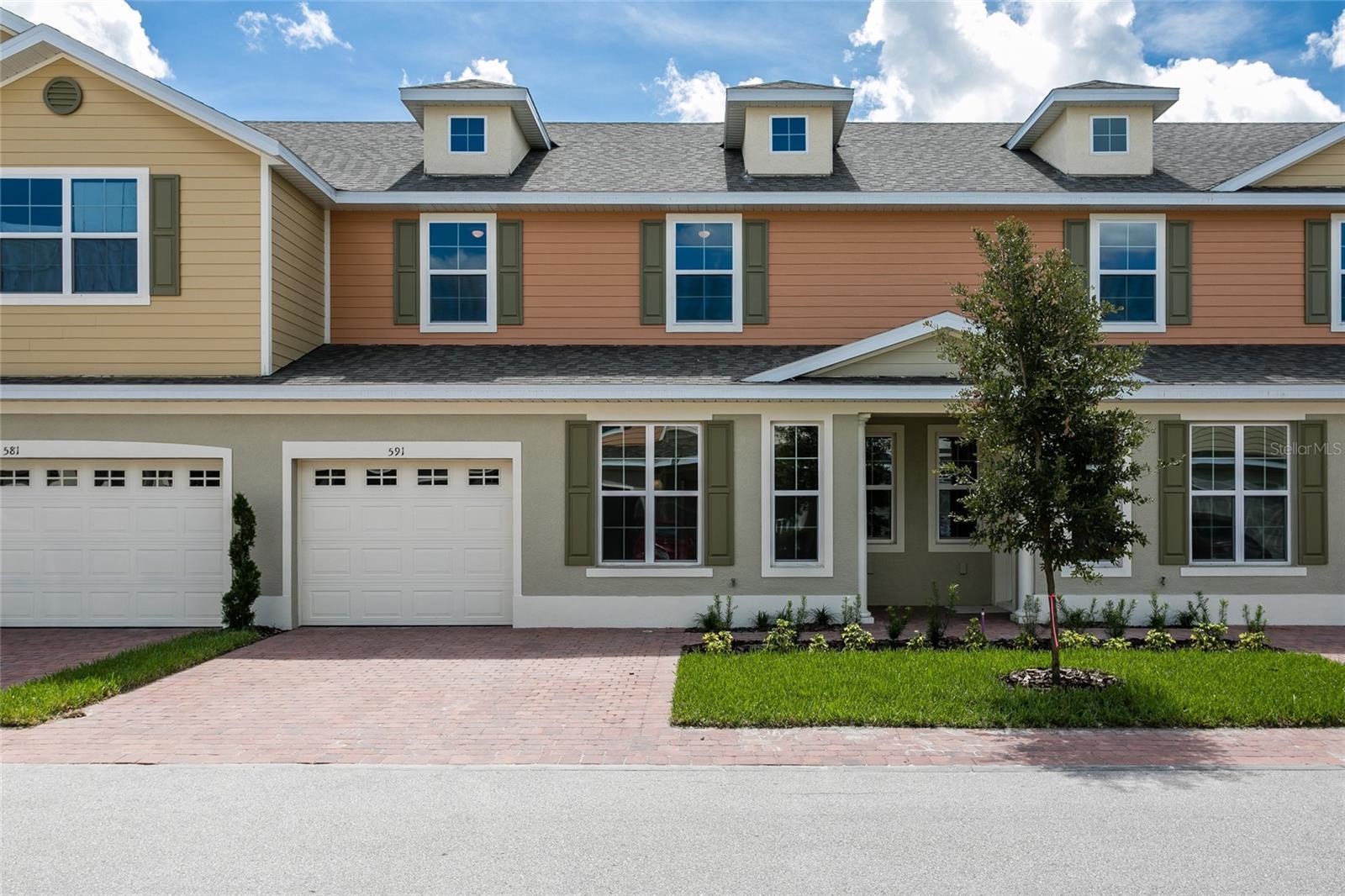 Photo of Listing #R4910476