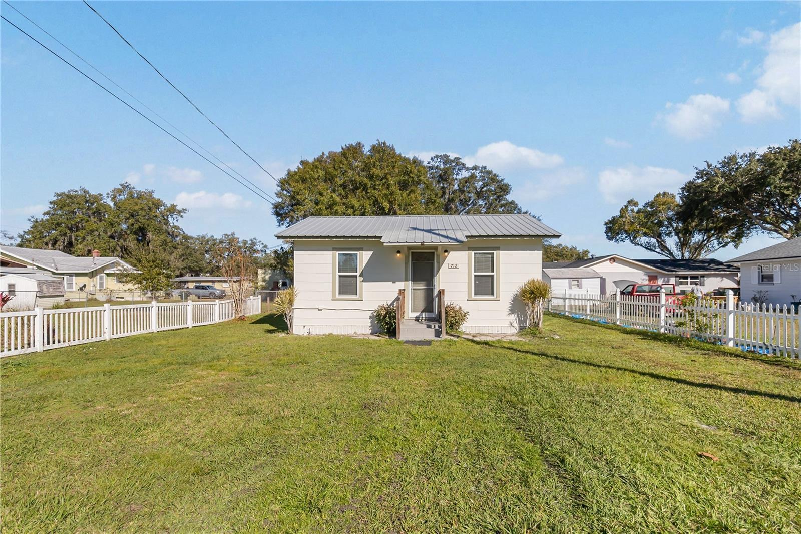 Photo of Listing #R4910535