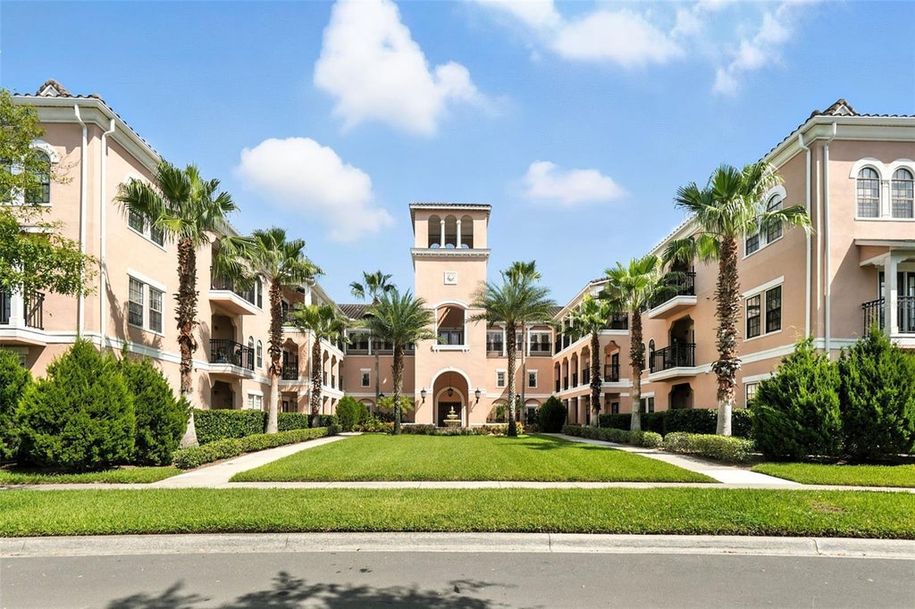 211 Longview Avenue 306, CELEBRATION