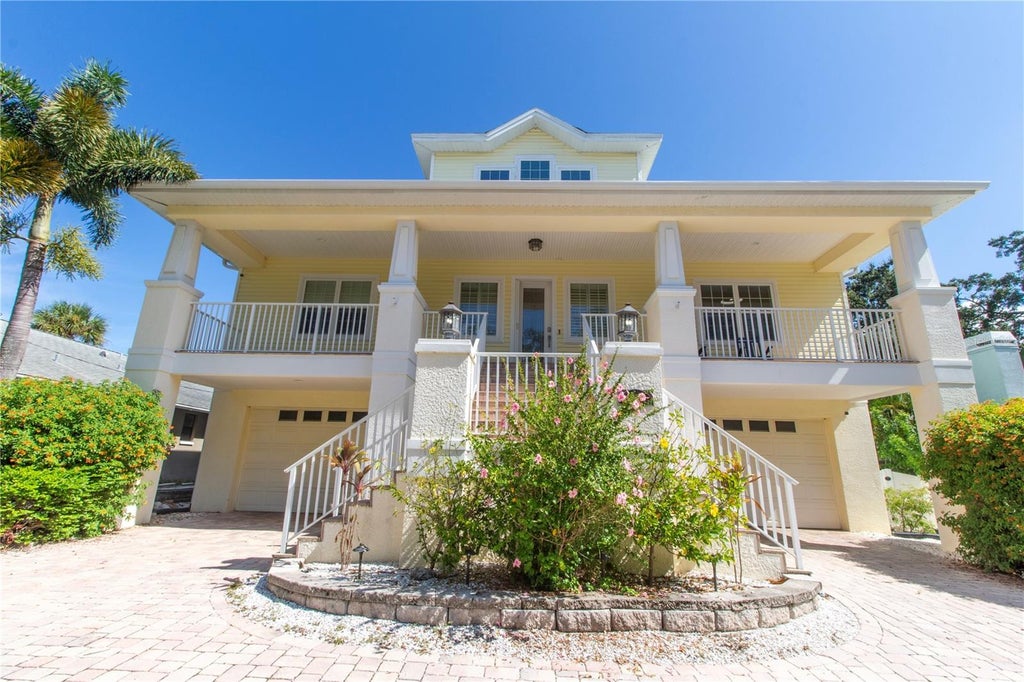 536 Ontario Avenue, CRYSTAL BEACH
