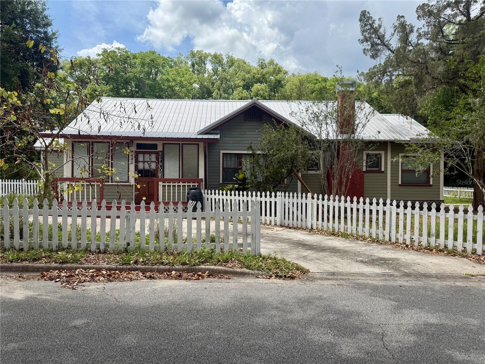 Photo of Listing #V4942956