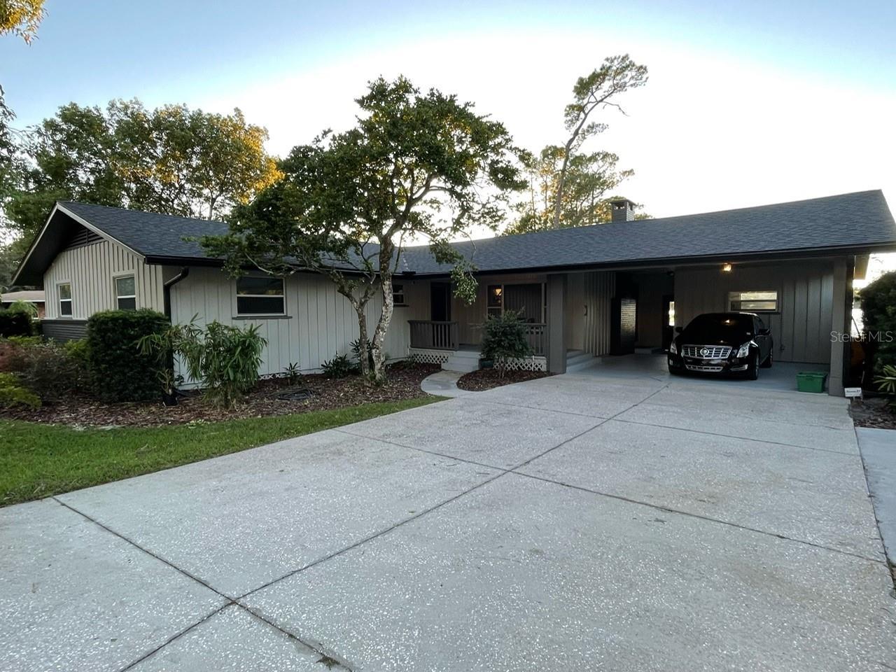 Photo of Listing #V4945628