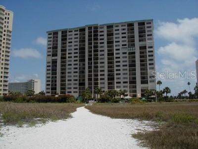 Photo of Listing #U8102311