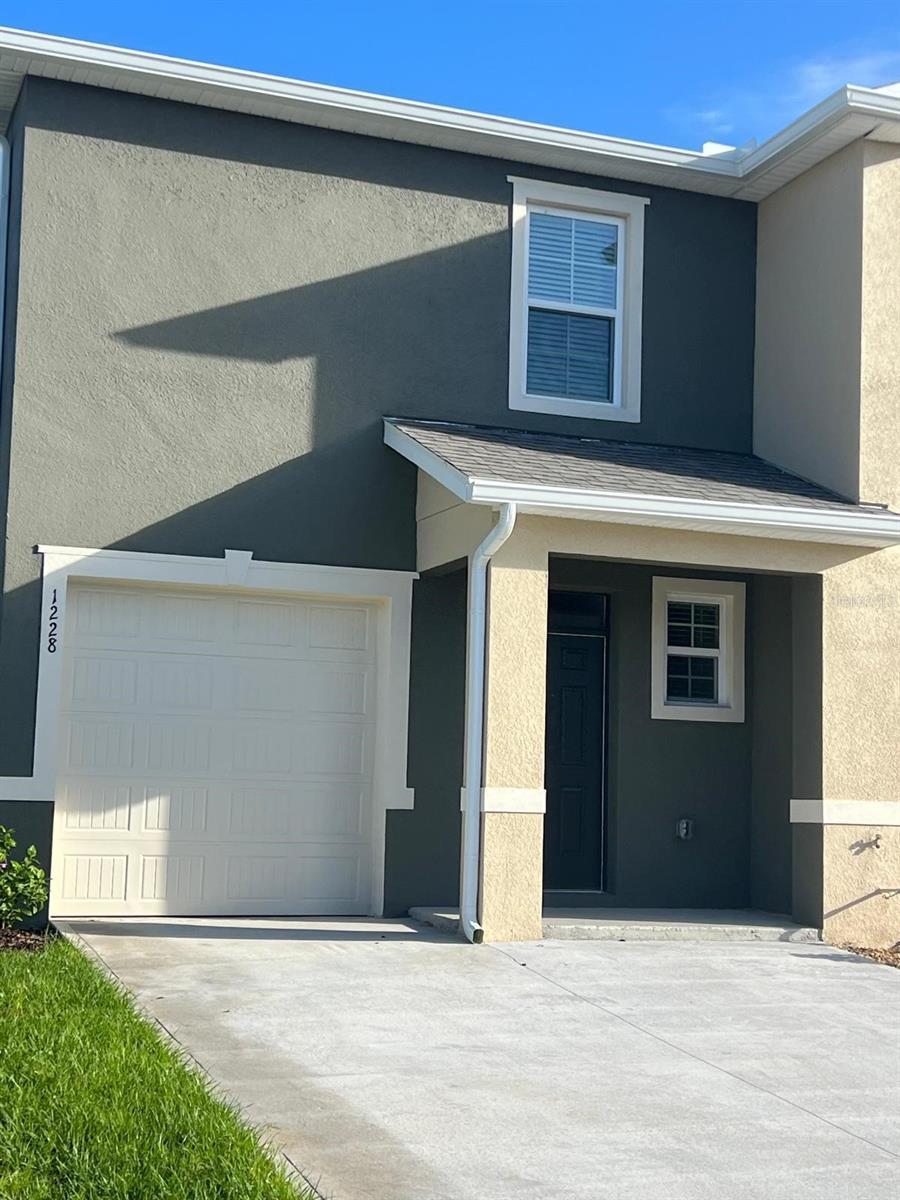 1228 Draintree Street, DAVENPORT Property Listing MLS® J981963