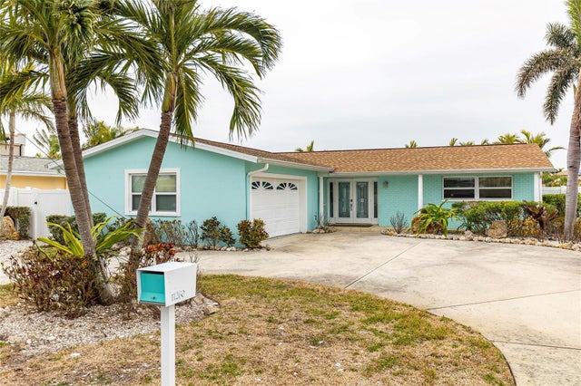 11260 8th Street E, TREASURE ISLAND