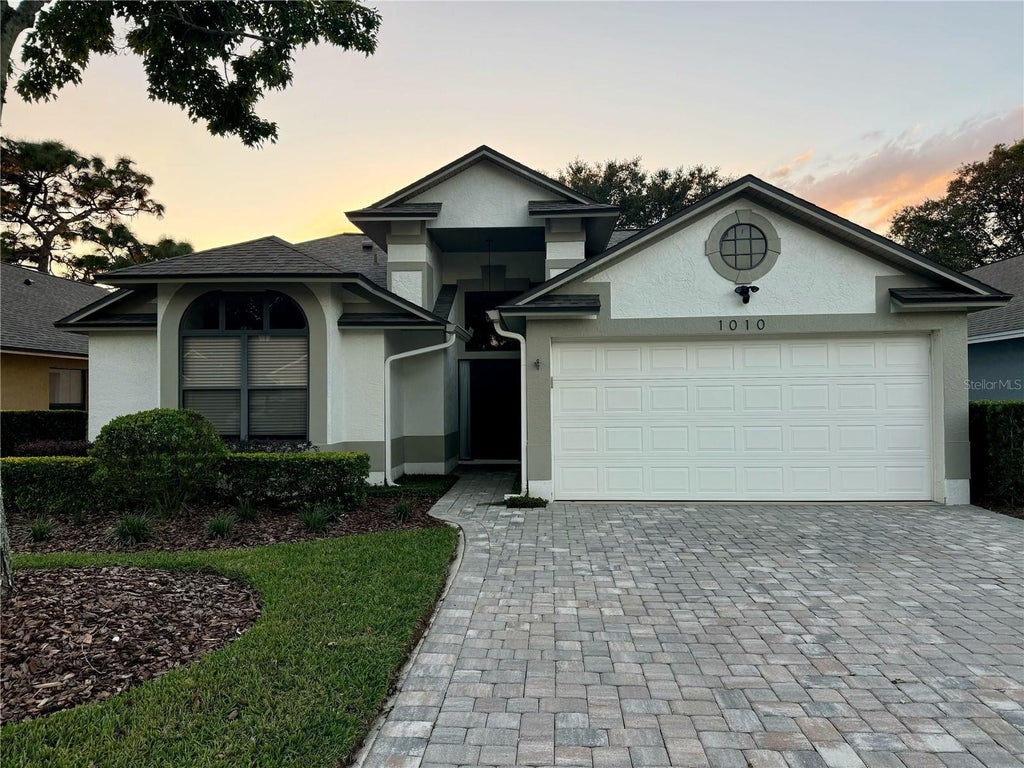 1010 Henson Court OVIEDO Property Listing: MLS® #J994339 1010 Henson Court OVIEDO Property Listing: MLS® #J994339