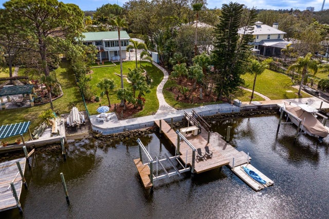 3225 Bluff Boulevard, HOLIDAY