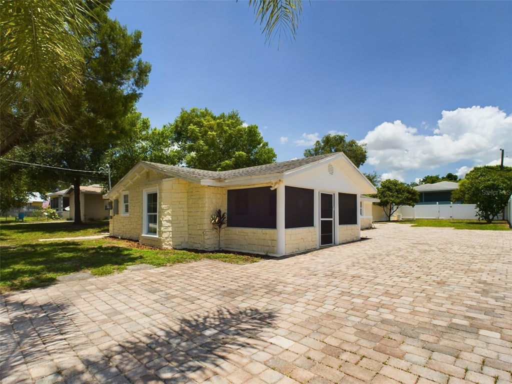 617 Lime Street, AUBURNDALE Property Listing MLS® P4931072