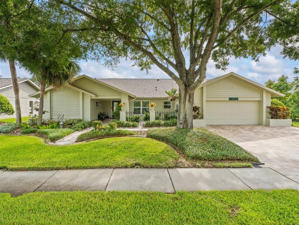 14303 Bellemont Place, TAMPA Property Listing MLS® TB8309320