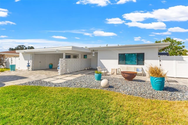 10112 Paradise Boulevard, TREASURE ISLAND